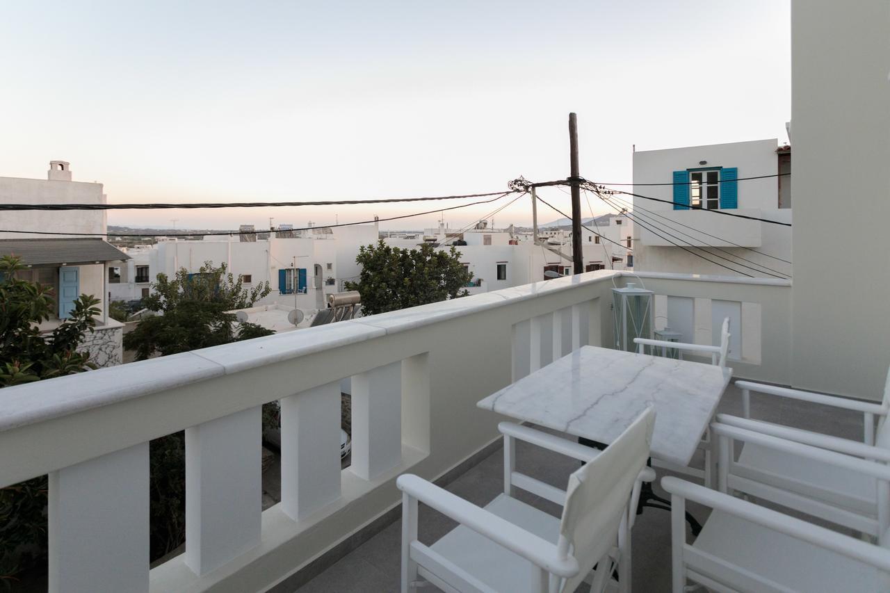 Sweet Naxos 3*